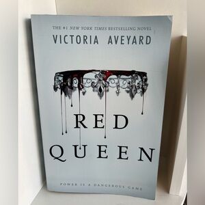 Red Queen Book by Victoria Aveyard
